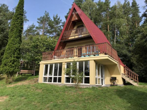 Dom Nad Jeziorem Raduńskim in Borucino
